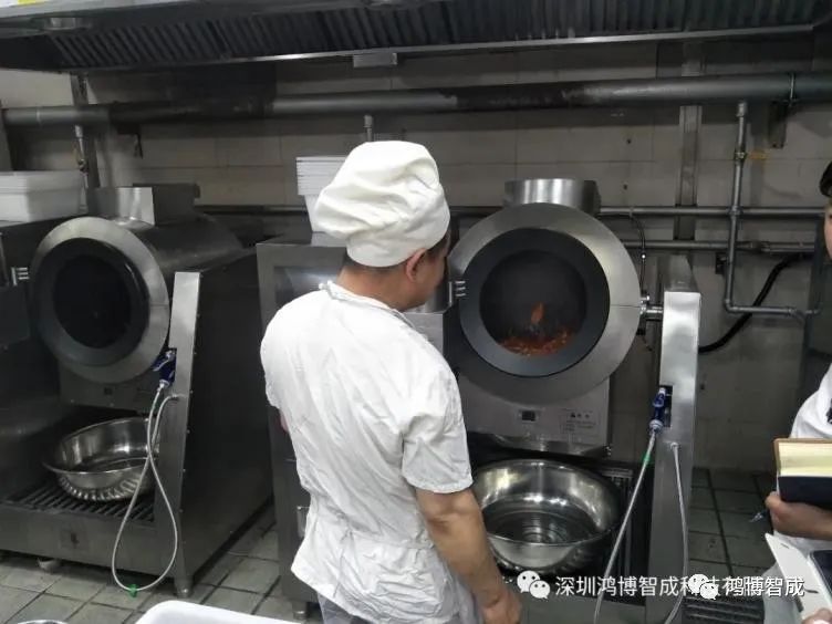 智能炒菜機器人出現(xiàn)后，米其林三星大廚開始慌了